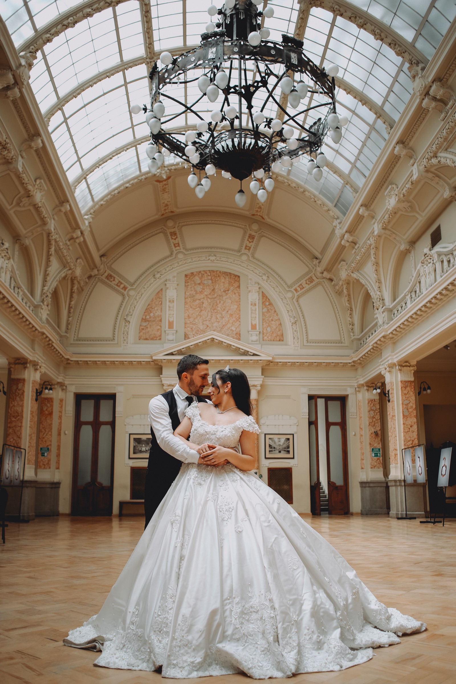 Contoh customer pada ballroom wedding